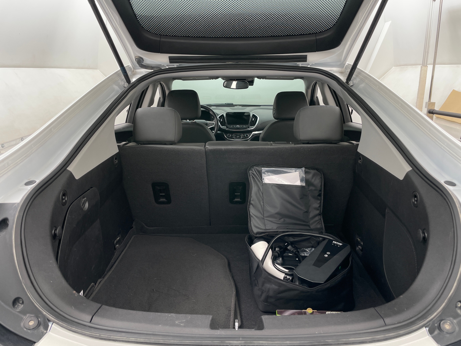 Thumbnail: 2017 Chevrolet Volt - 6
