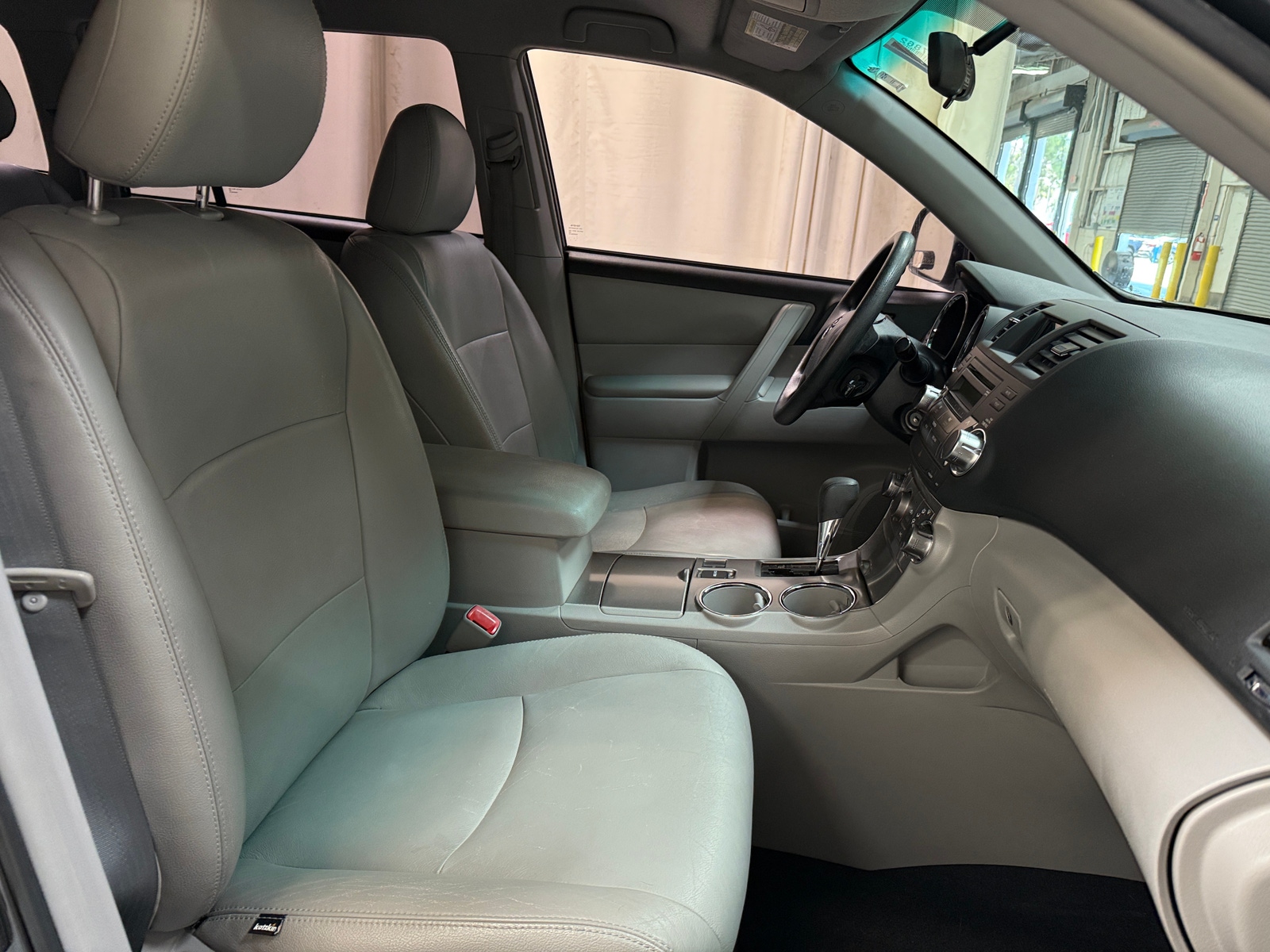 Thumbnail: 2012 Toyota Highlander - 2