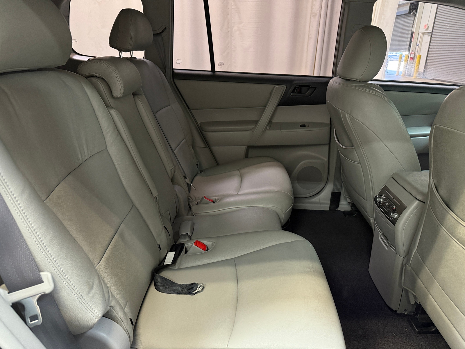 Thumbnail: 2012 Toyota Highlander - 5