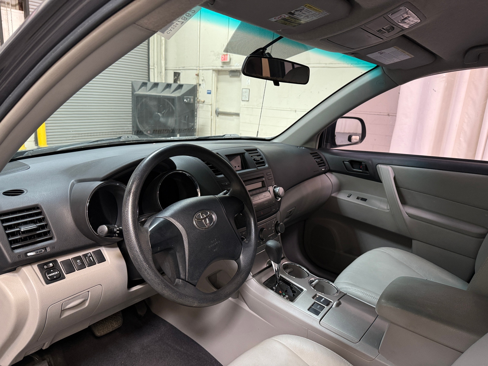 Thumbnail: 2012 Toyota Highlander - 3