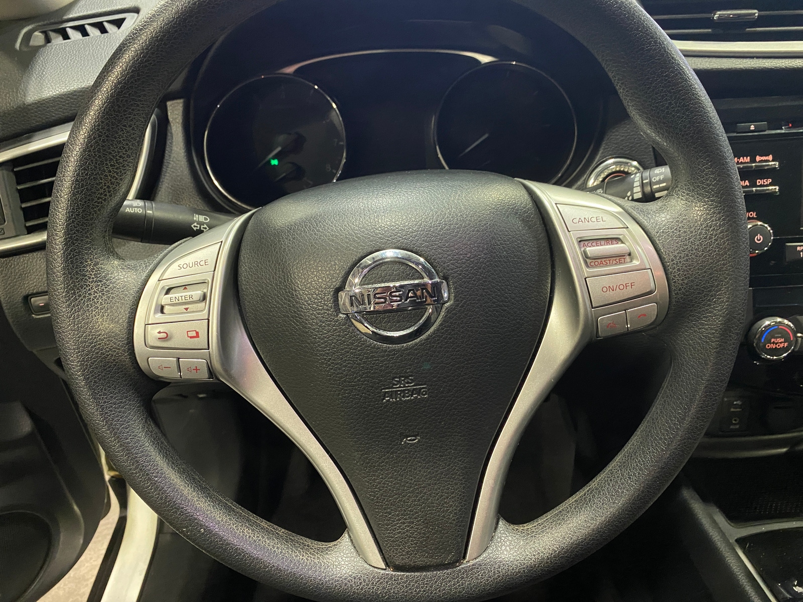 Thumbnail: 2016 Nissan Rogue - 5