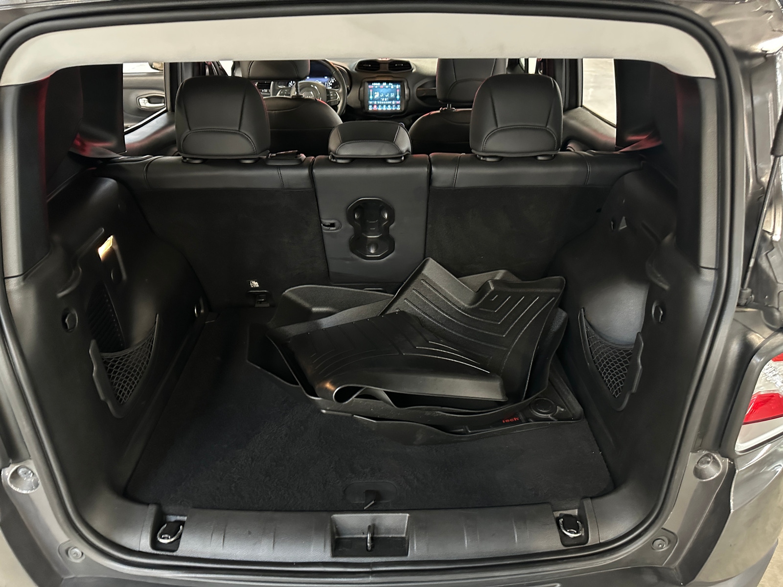 Thumbnail: 2018 Jeep Renegade - 6