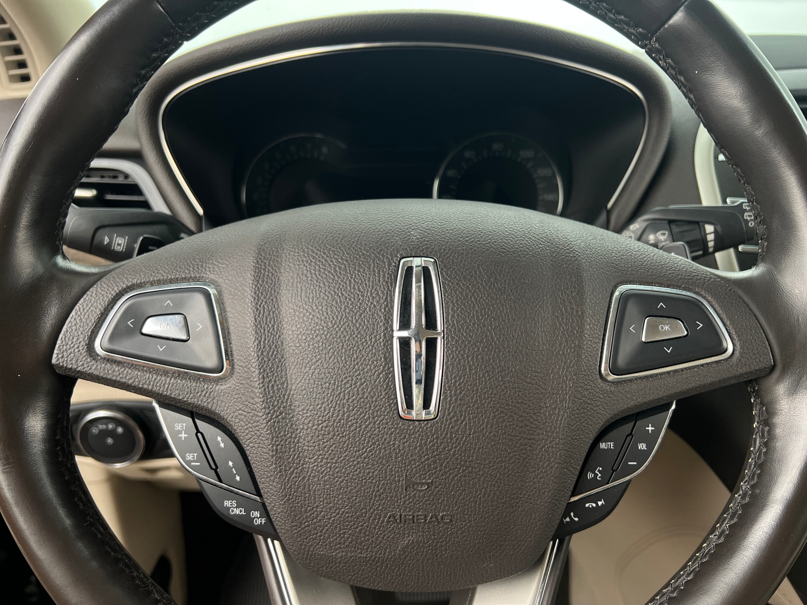 Thumbnail: 2019 Lincoln MKC - 4