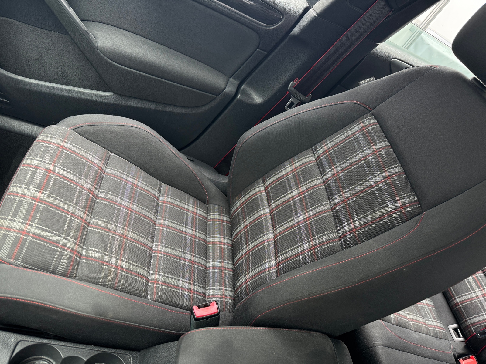 Thumbnail: 2013 Volkswagen Golf - 2