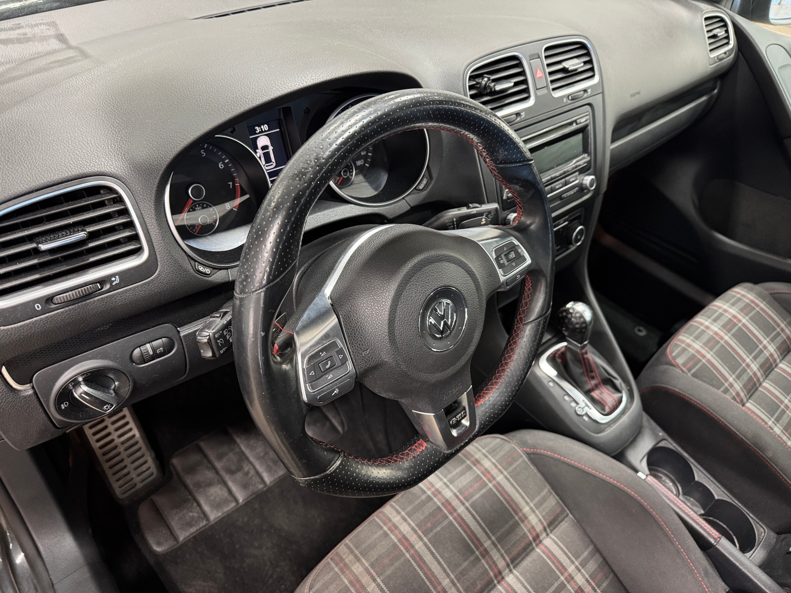 Thumbnail: 2013 Volkswagen Golf - 3