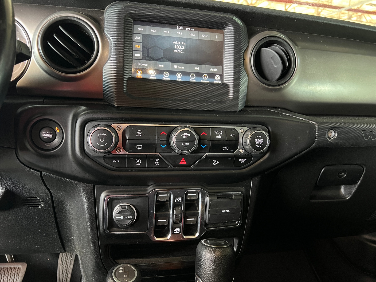 Thumbnail: 2020 Jeep Wrangler - 4
