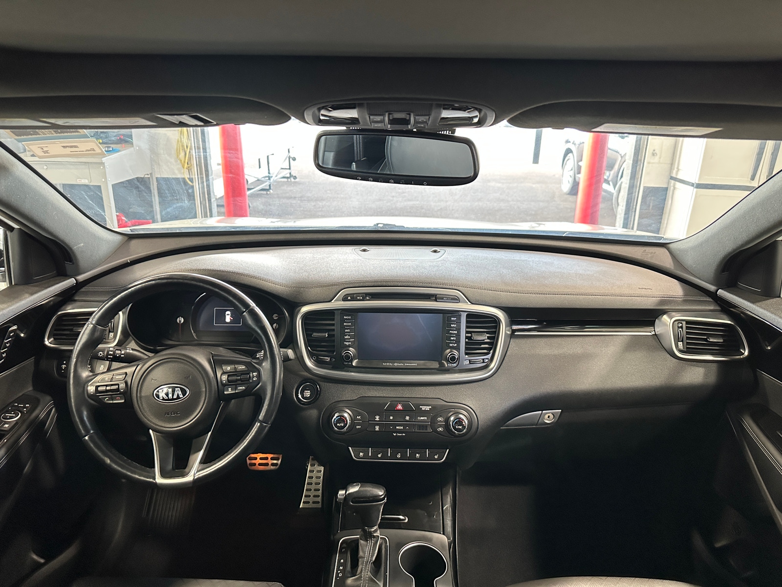 Thumbnail: 2016 Kia Sorento - 2