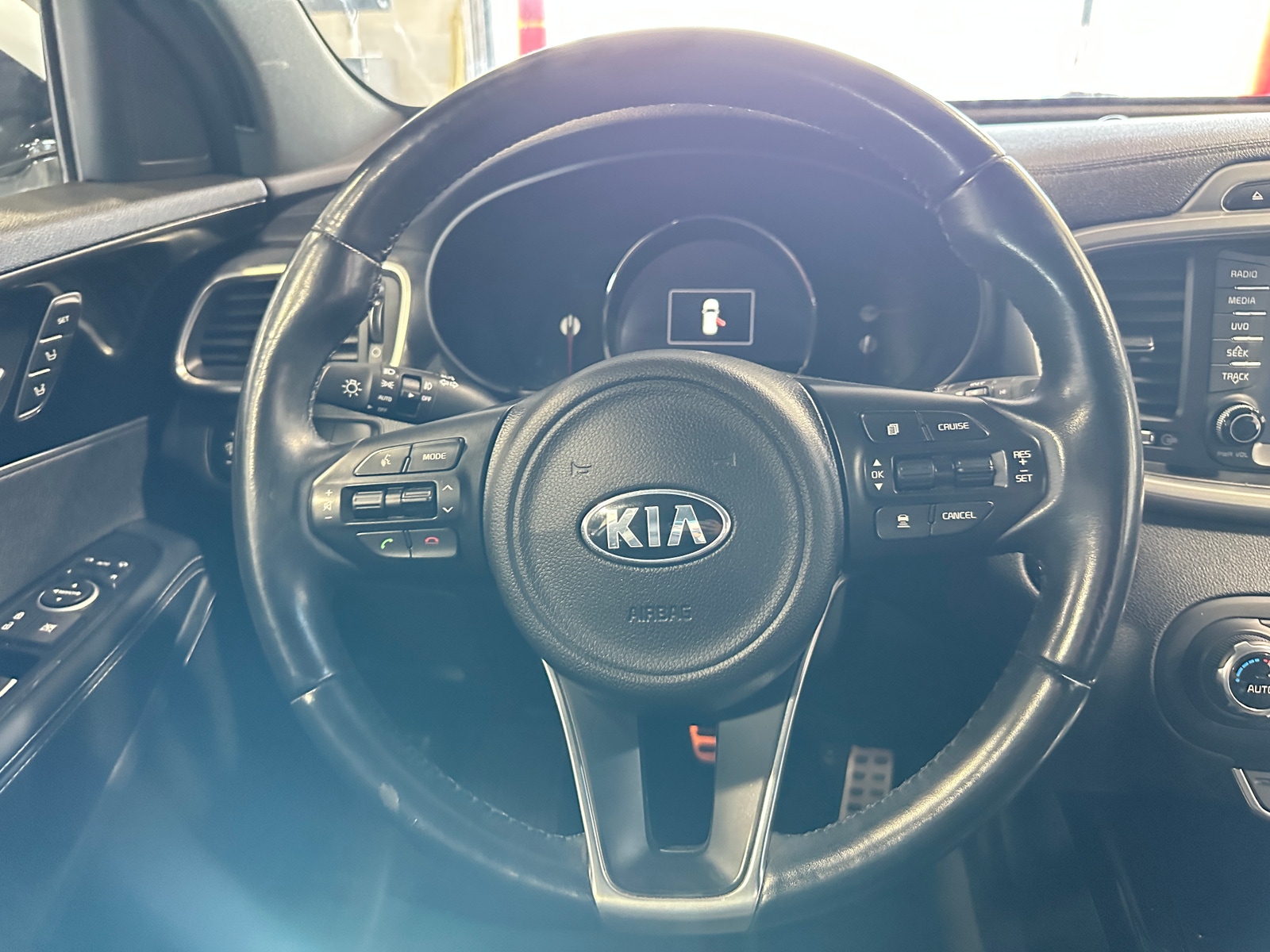 Thumbnail: 2016 Kia Sorento - 4