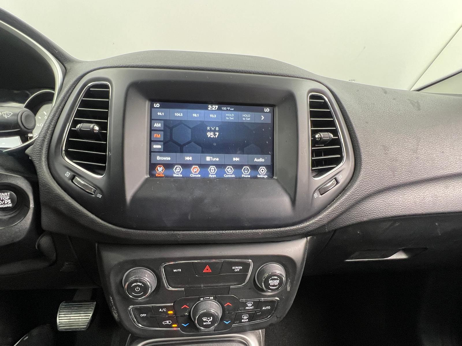 Thumbnail: 2021 Jeep Compass - 4