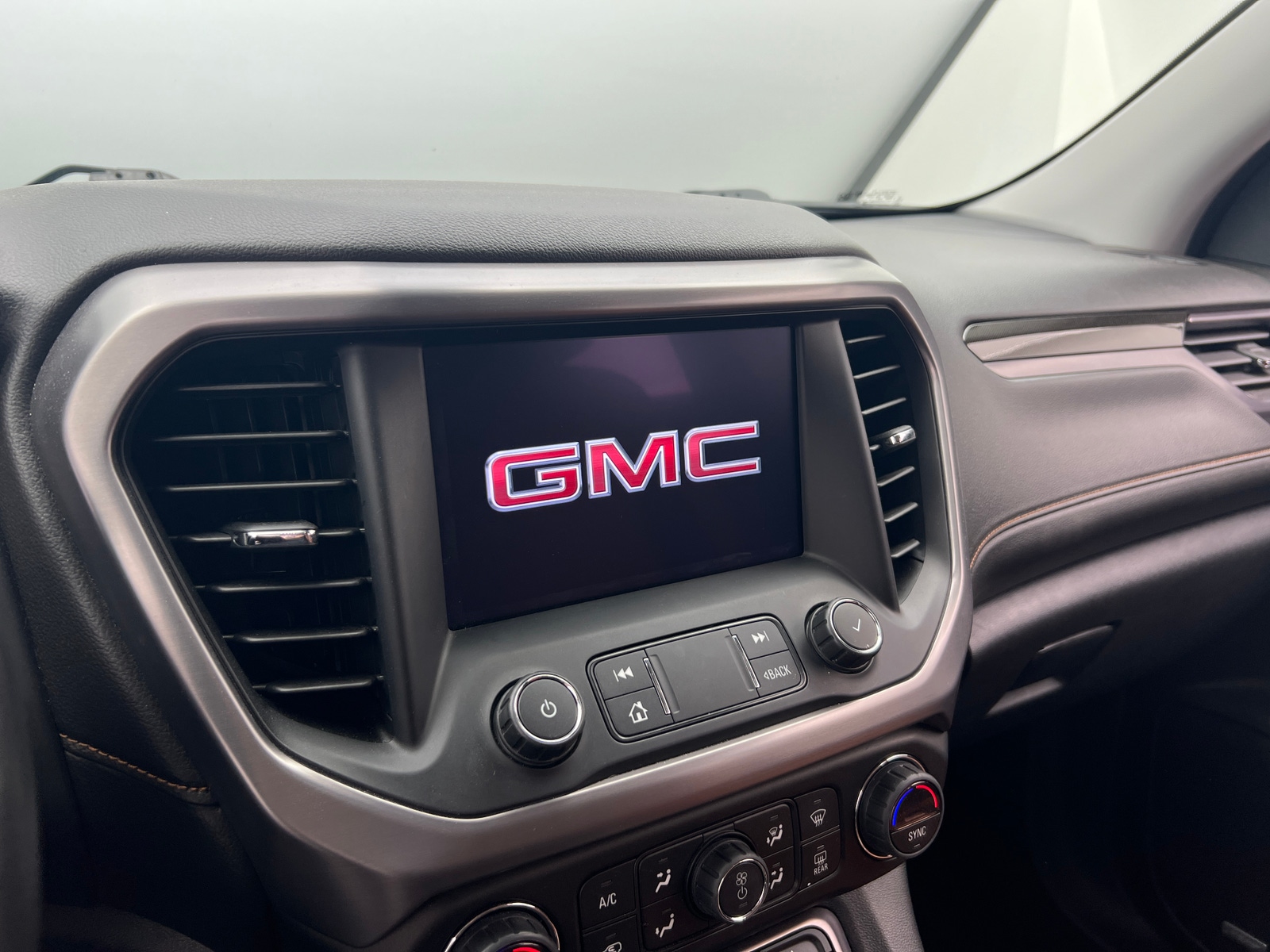 Thumbnail: 2020 GMC Acadia - 3