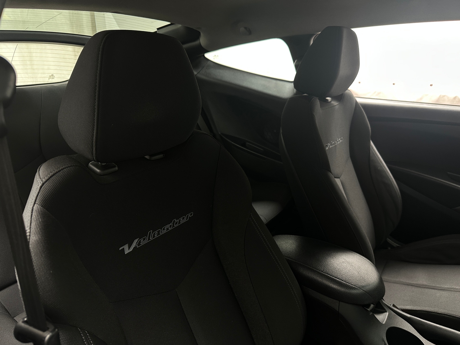 Thumbnail: 2016 Hyundai Veloster - 2