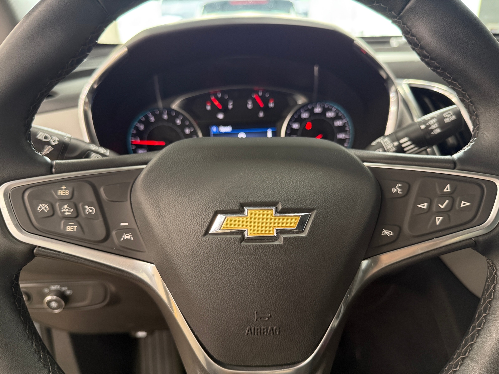 Thumbnail: 2023 Chevrolet Equinox - 5