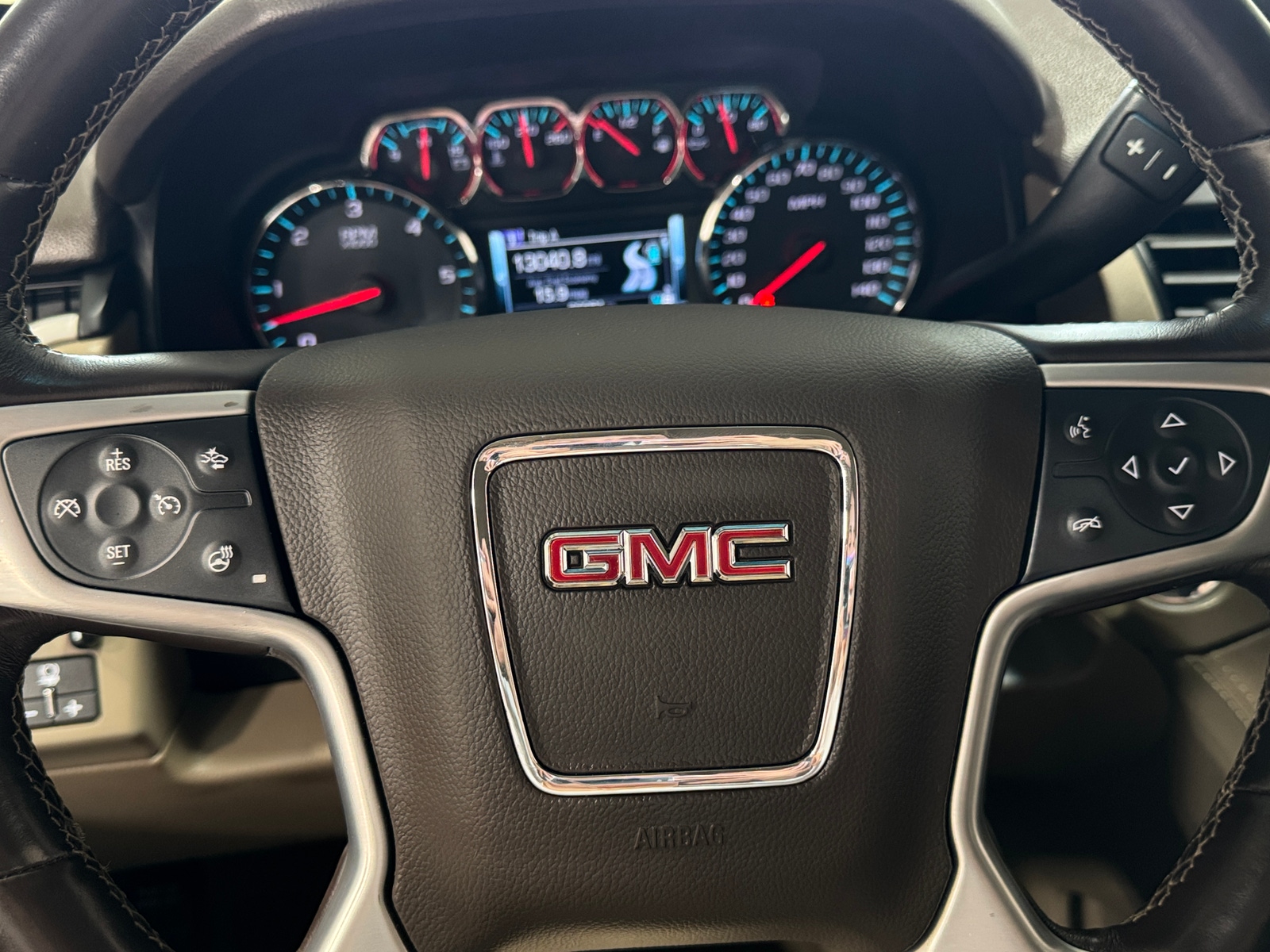 Thumbnail: 2019 GMC Yukon - 4