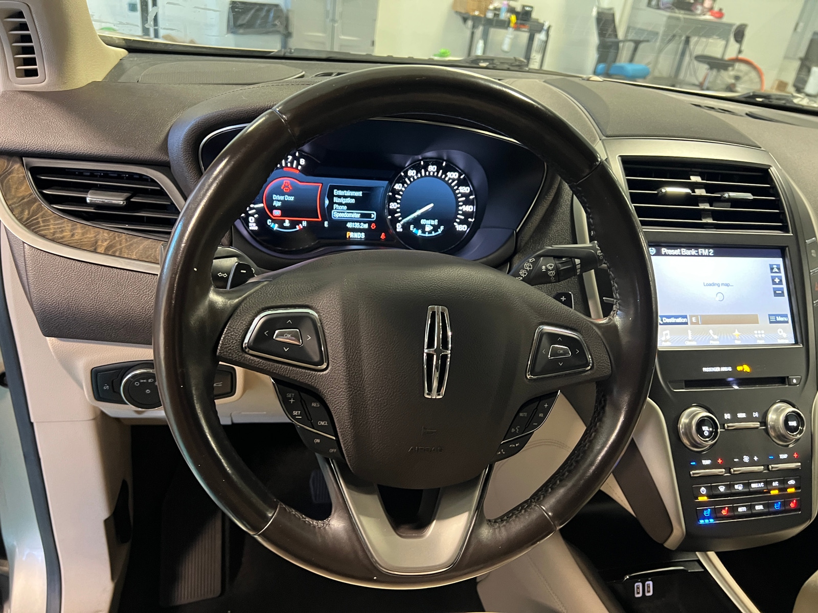 Thumbnail: 2017 Lincoln MKC - 4