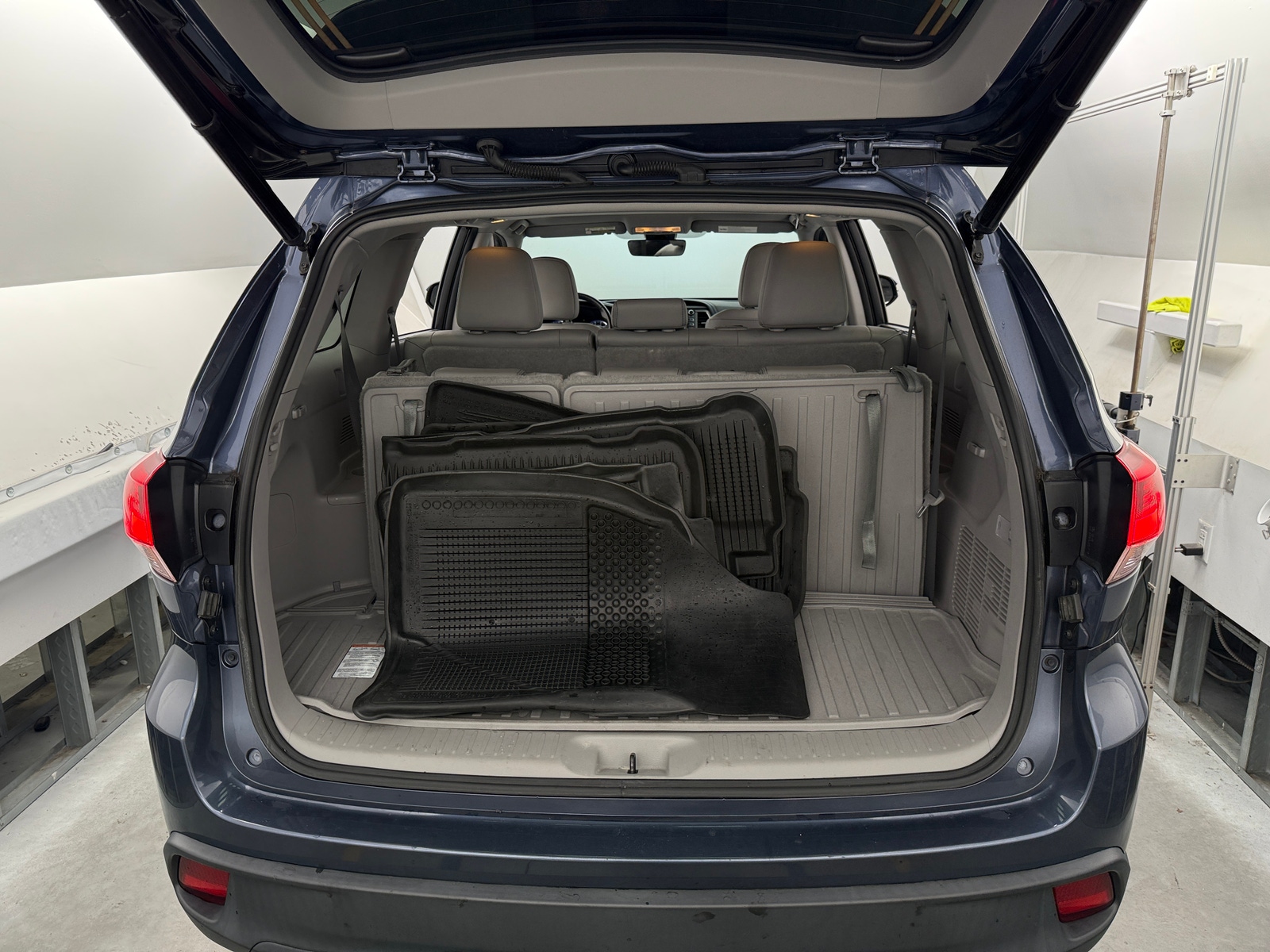 Thumbnail: 2017 Toyota Highlander - 6