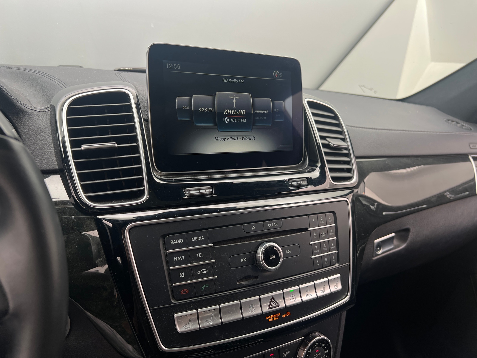 Thumbnail: 2017 Mercedes-Benz GLS - 3