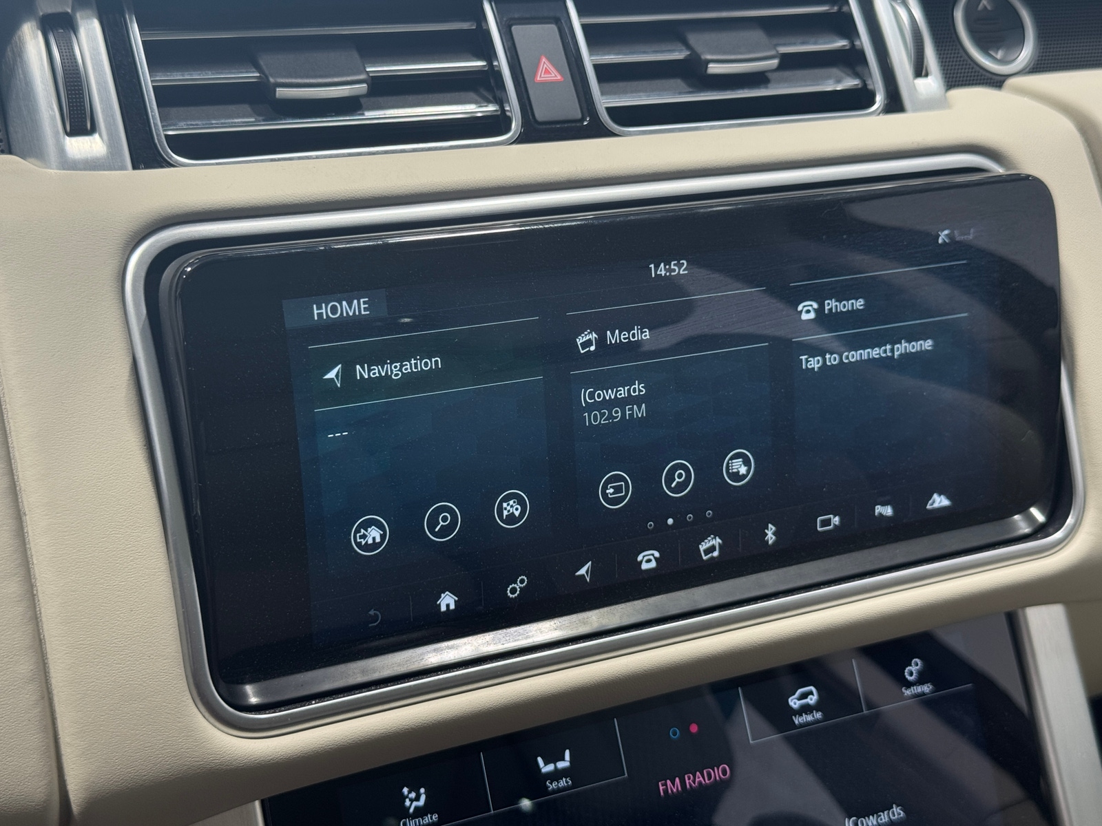 Thumbnail: 2022 Land Rover Range Rover - 3