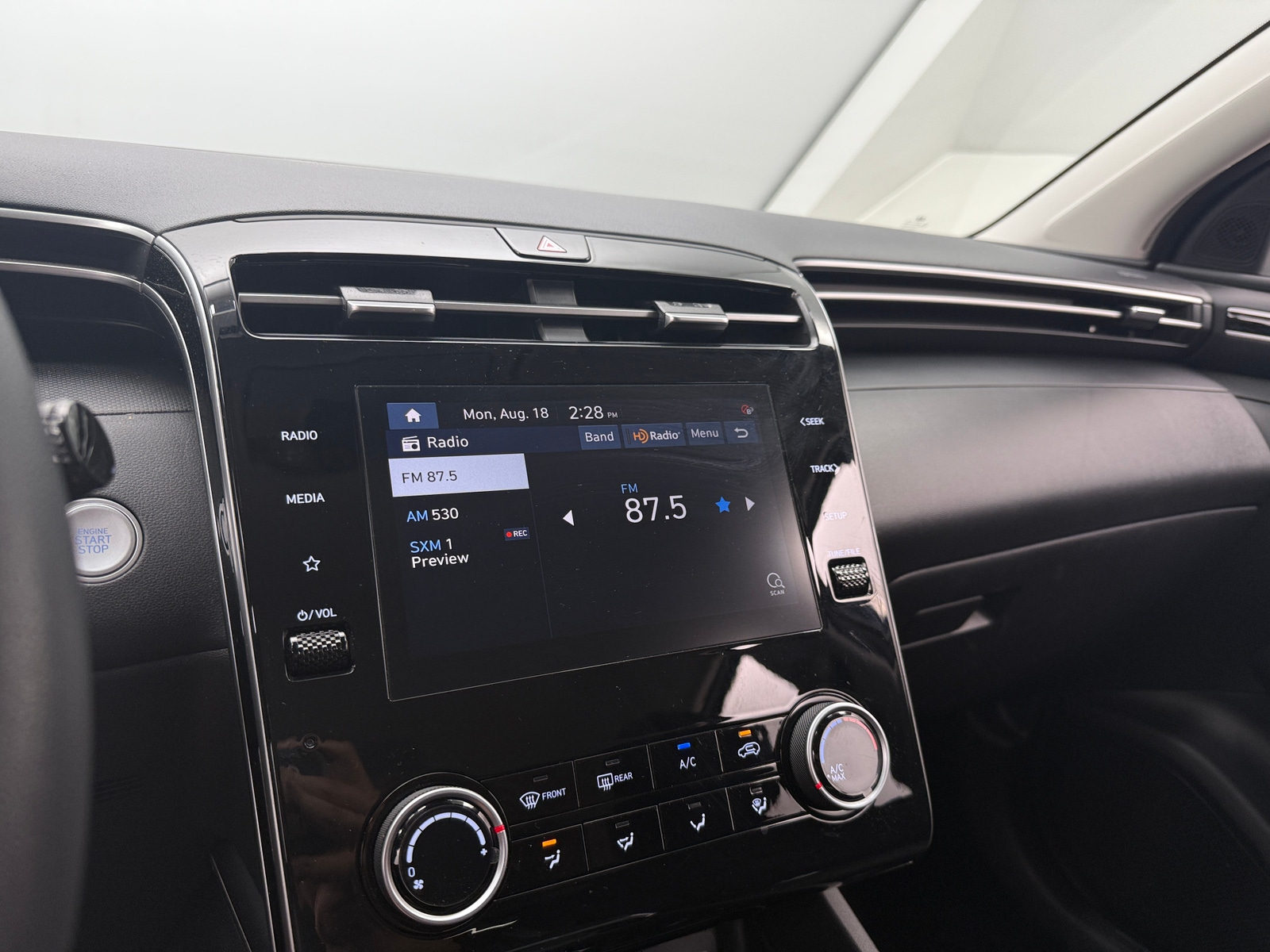 Thumbnail: 2023 Hyundai Tucson - 4