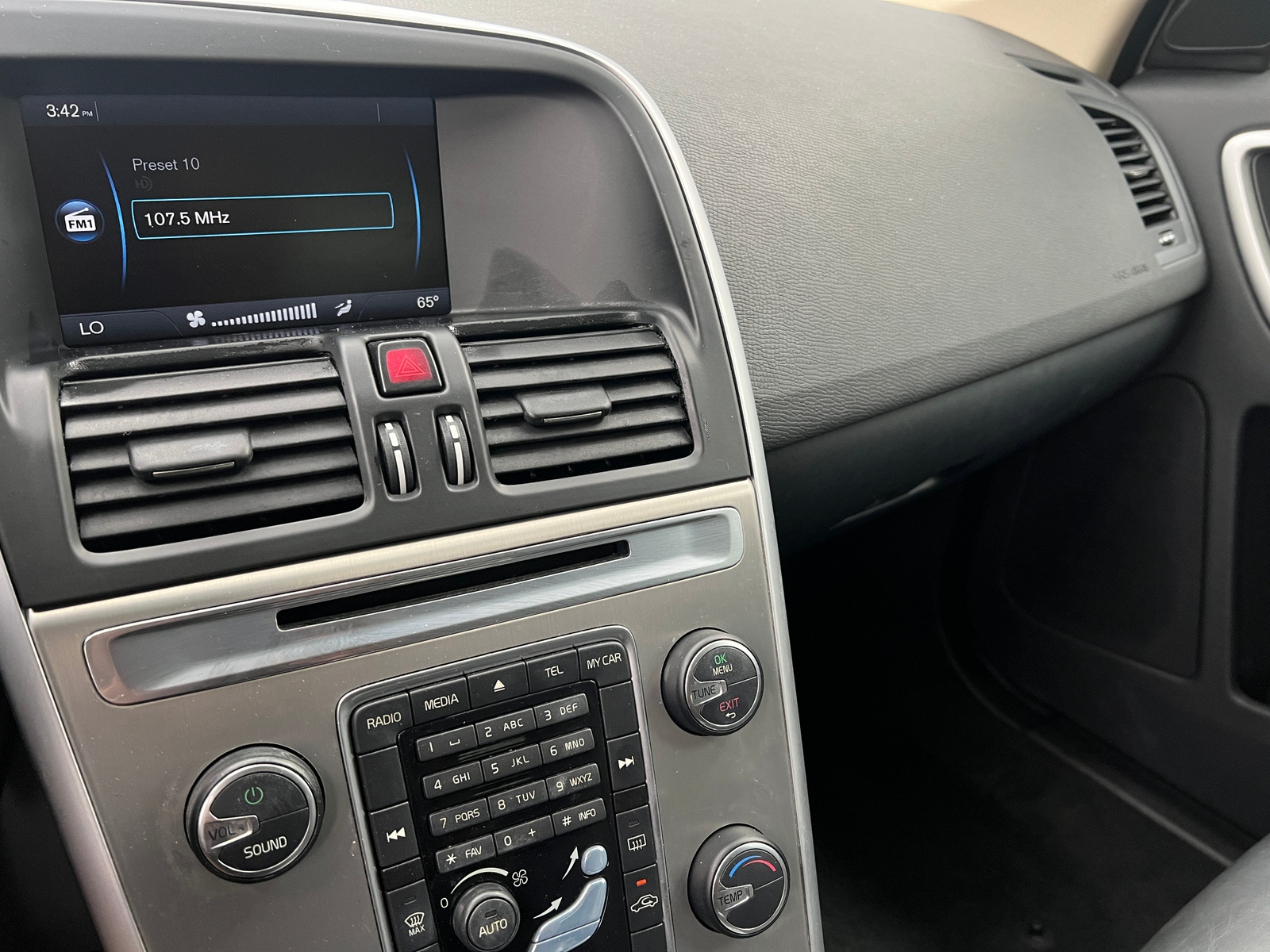 Thumbnail: 2012 Volvo XC60 - 4