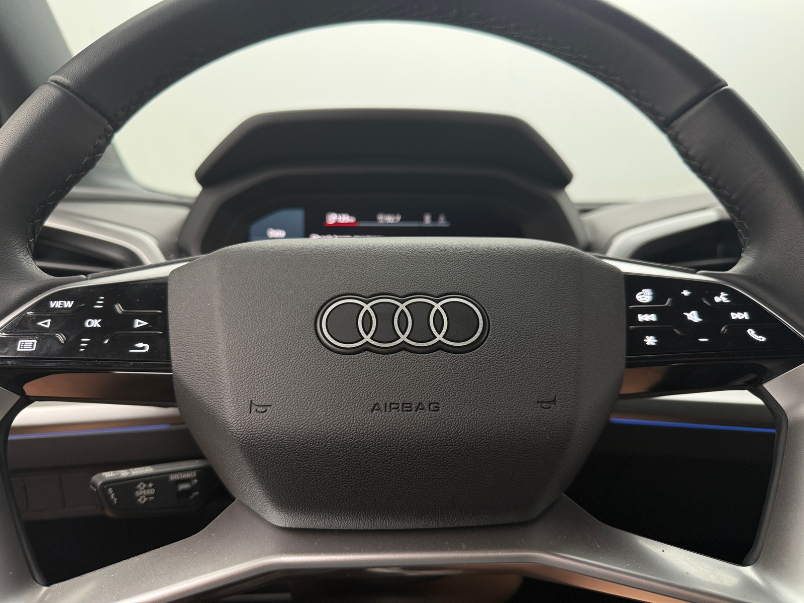 Thumbnail: 2024 Audi Q4 e-tron - 4
