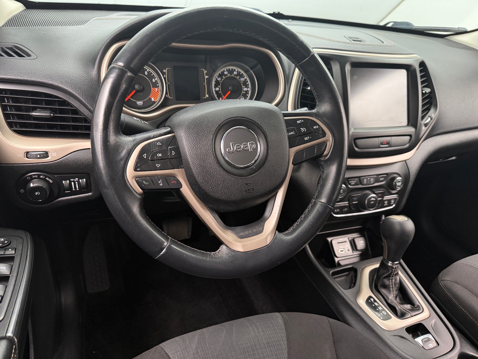 Thumbnail: 2015 Jeep Cherokee - 5