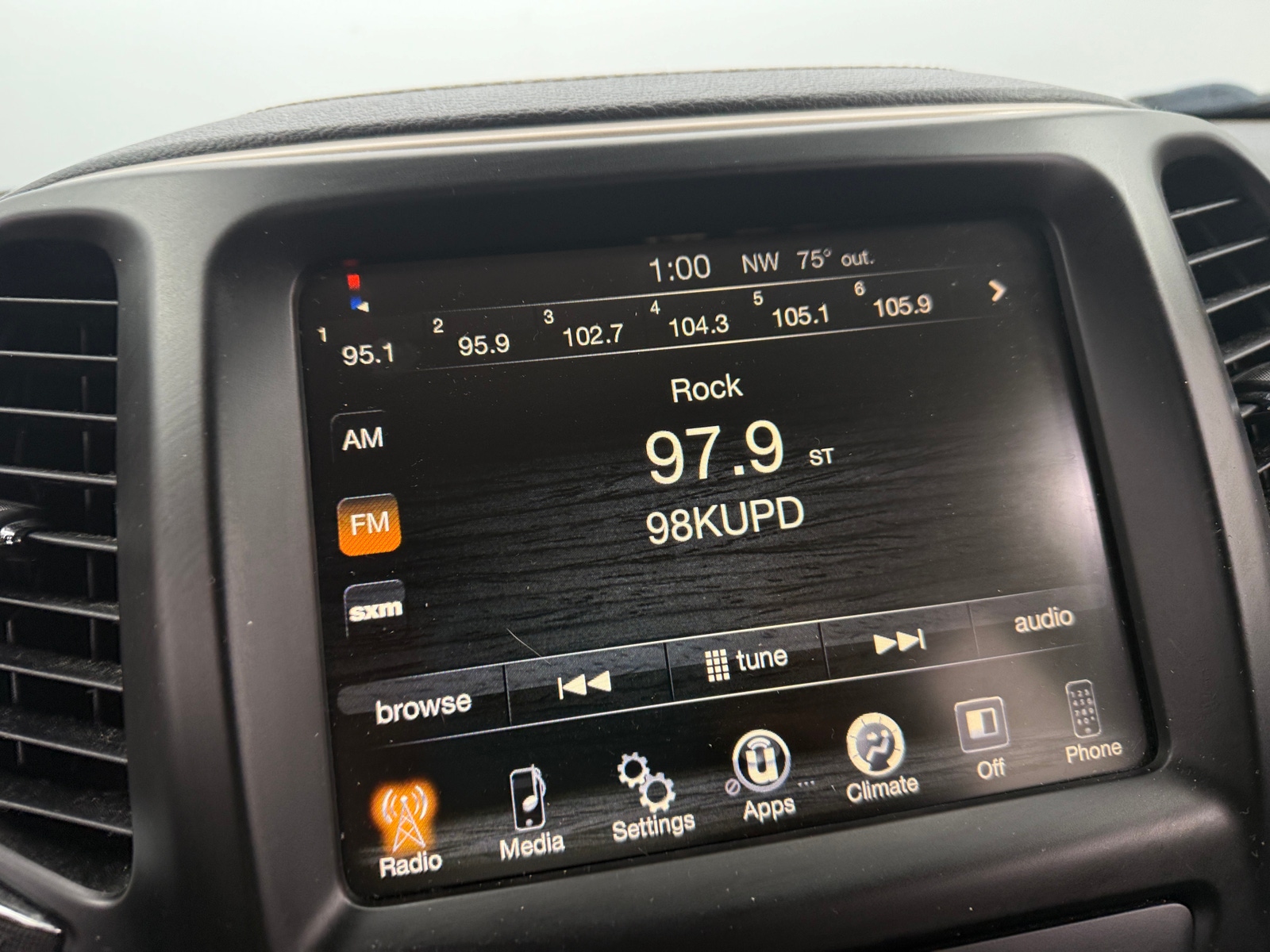 Thumbnail: 2015 Jeep Cherokee - 4