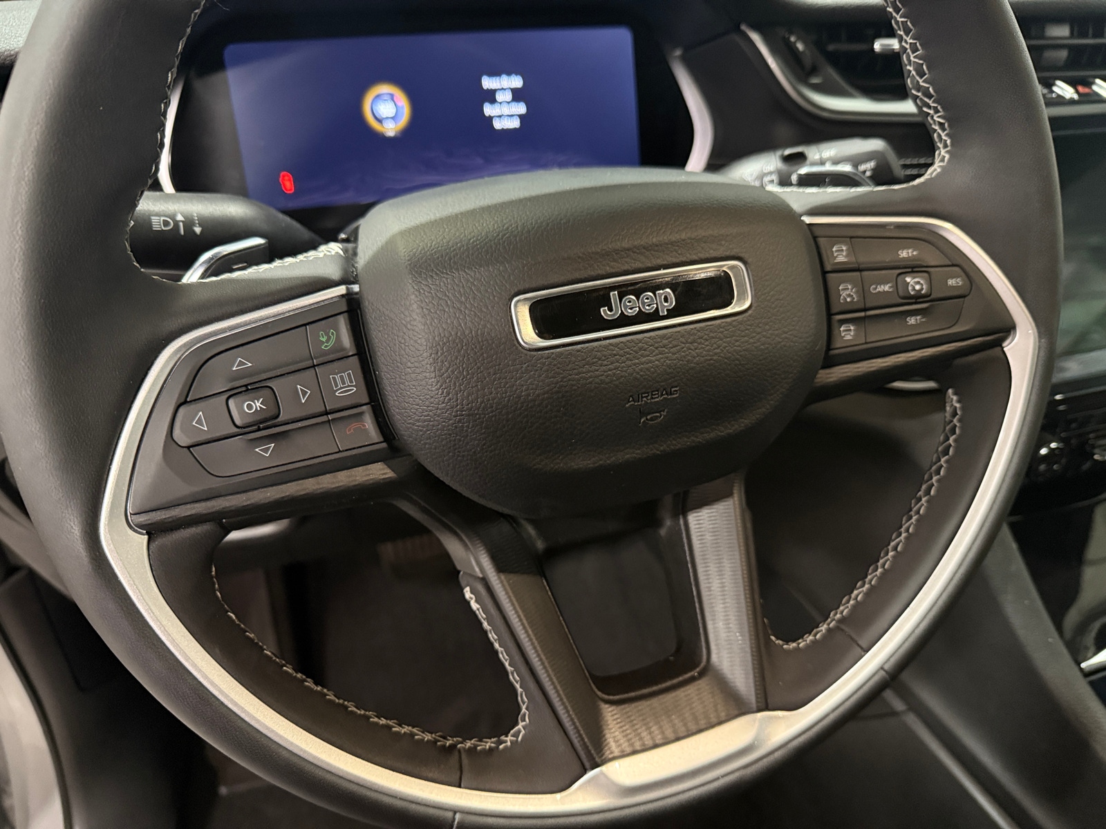 Thumbnail: 2023 Jeep Grand Cherokee - 4