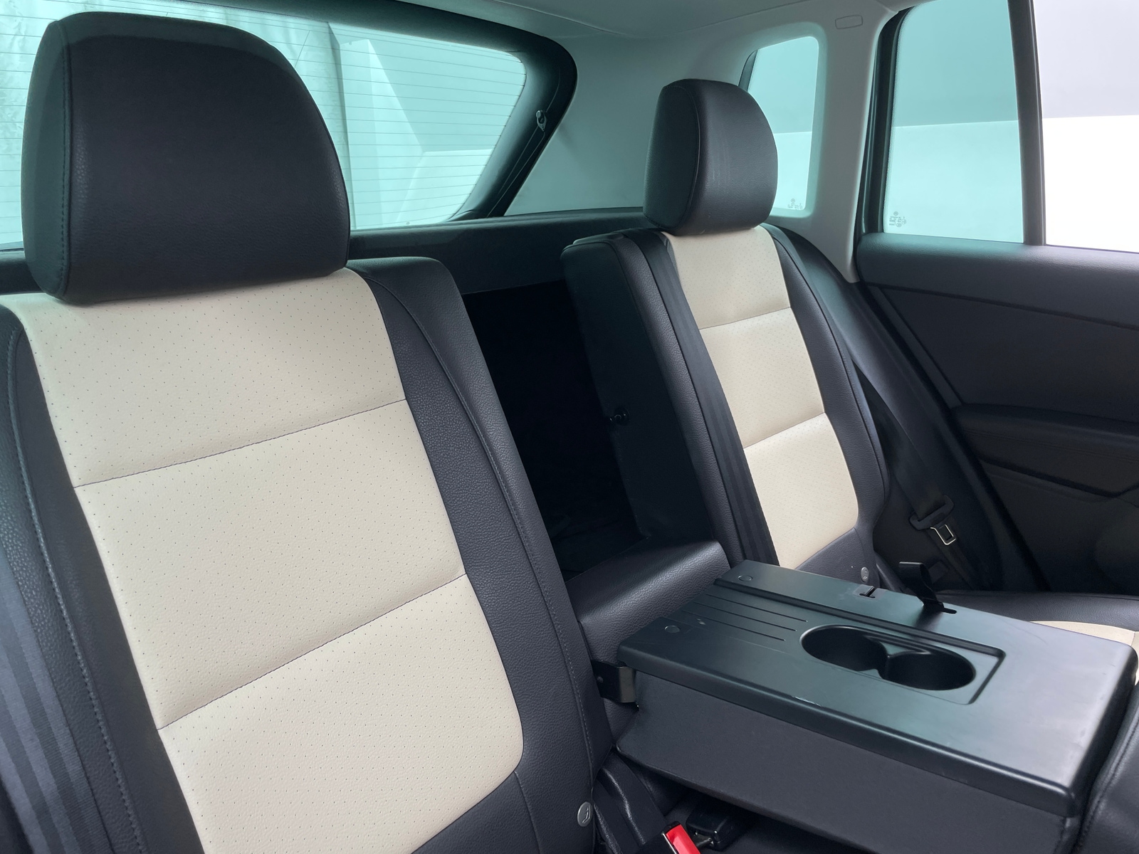 Thumbnail: 2016 Volkswagen Tiguan - 6