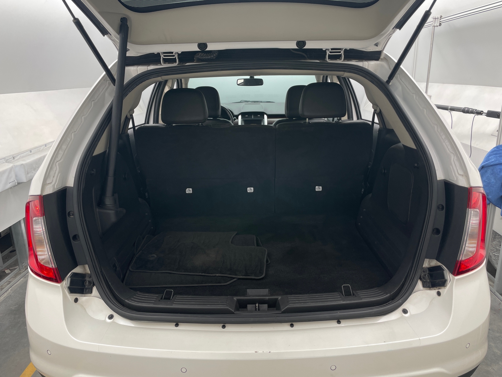 Thumbnail: 2011 Ford Edge - 6
