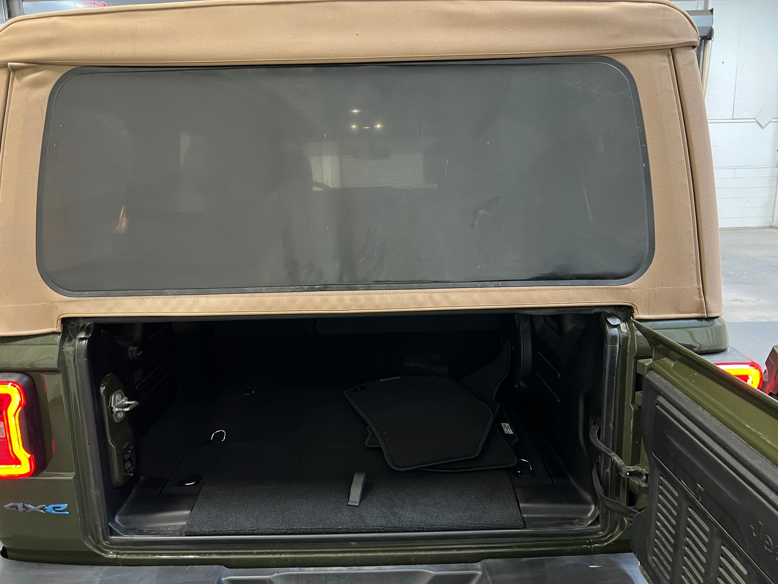 Thumbnail: 2022 Jeep Wrangler - 7