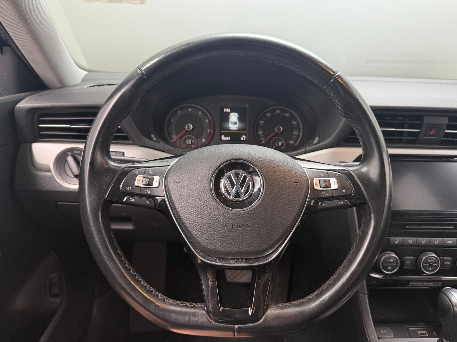 Thumbnail: 2020 Volkswagen Passat - 4