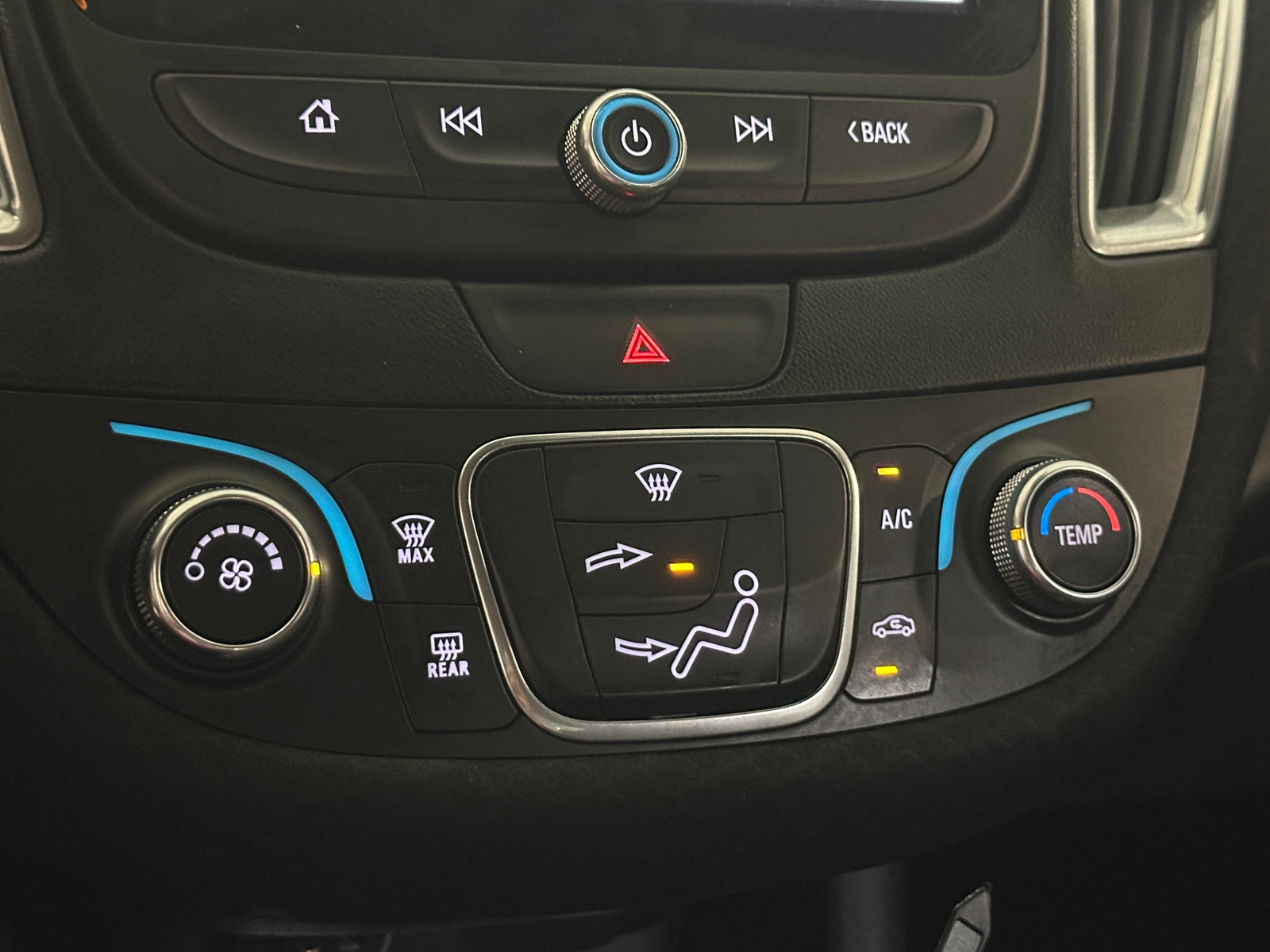 Thumbnail: 2016 Chevrolet Malibu - 4