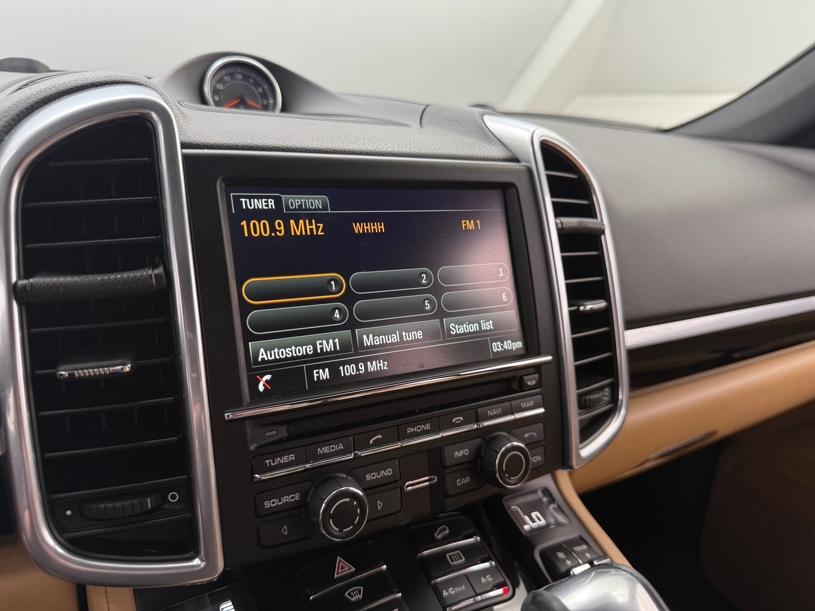 Thumbnail: 2016 Porsche Cayenne - 3
