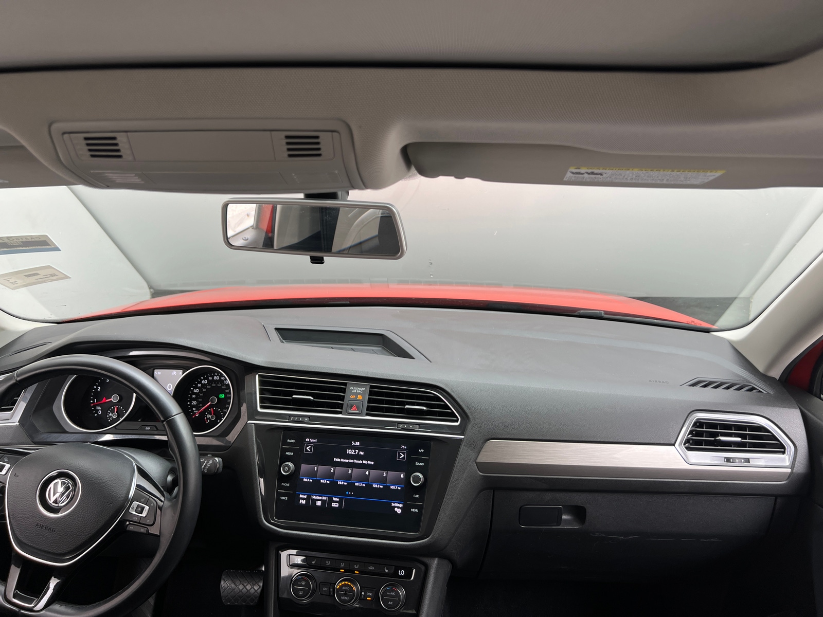 Thumbnail: 2019 Volkswagen Tiguan - 2