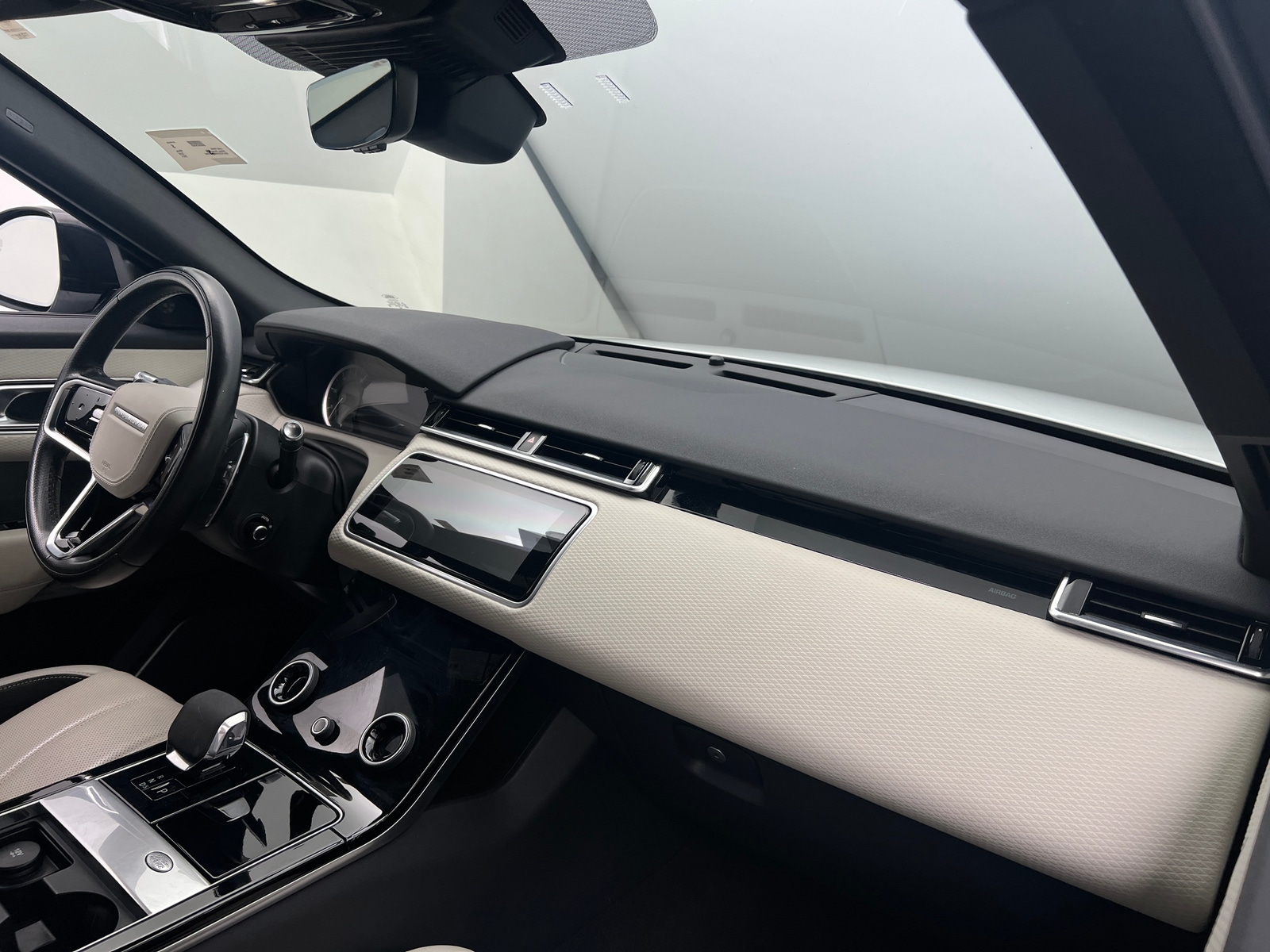 Thumbnail: 2021 Land Rover Range Rover Velar - 2