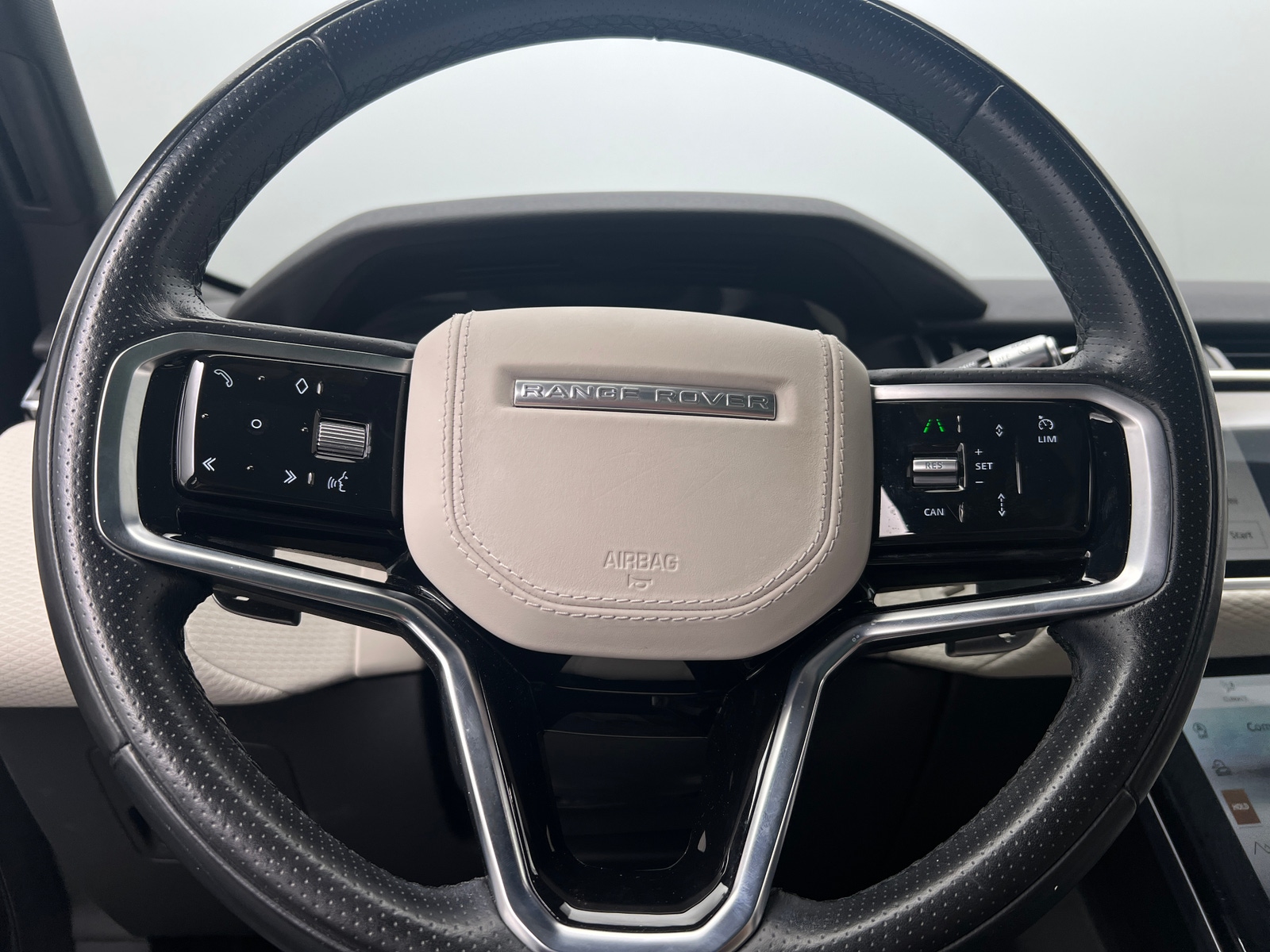 Thumbnail: 2021 Land Rover Range Rover Velar - 4