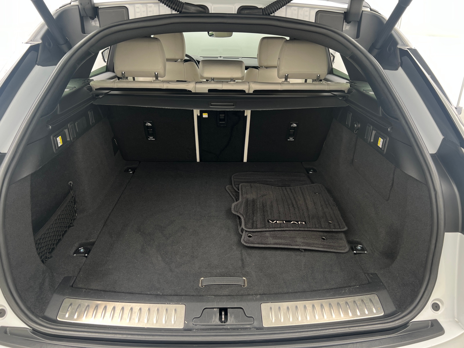 Thumbnail: 2021 Land Rover Range Rover Velar - 6