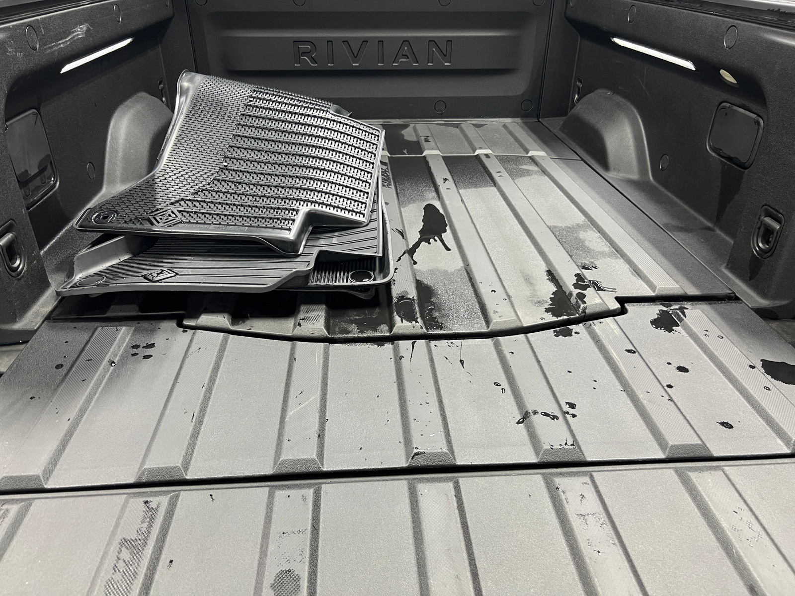 Thumbnail: 2022 Rivian R1T - 7