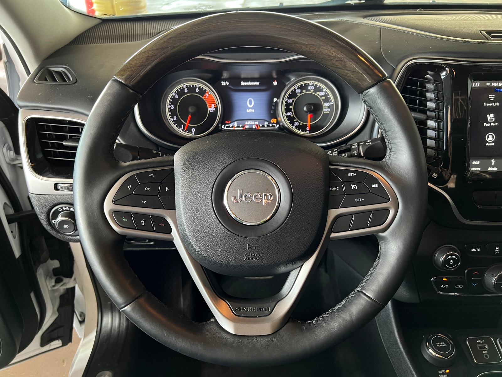 Thumbnail: 2019 Jeep Cherokee - 4
