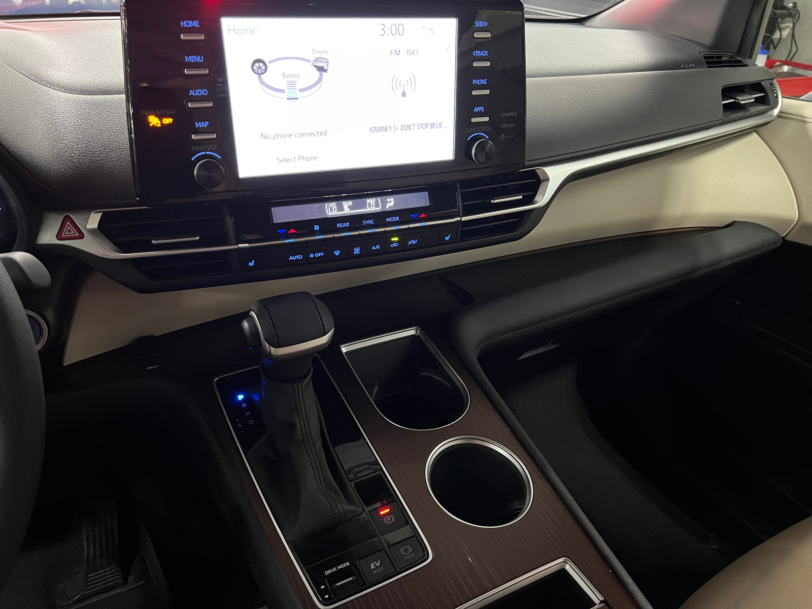 Thumbnail: 2024 Toyota Sienna - 4