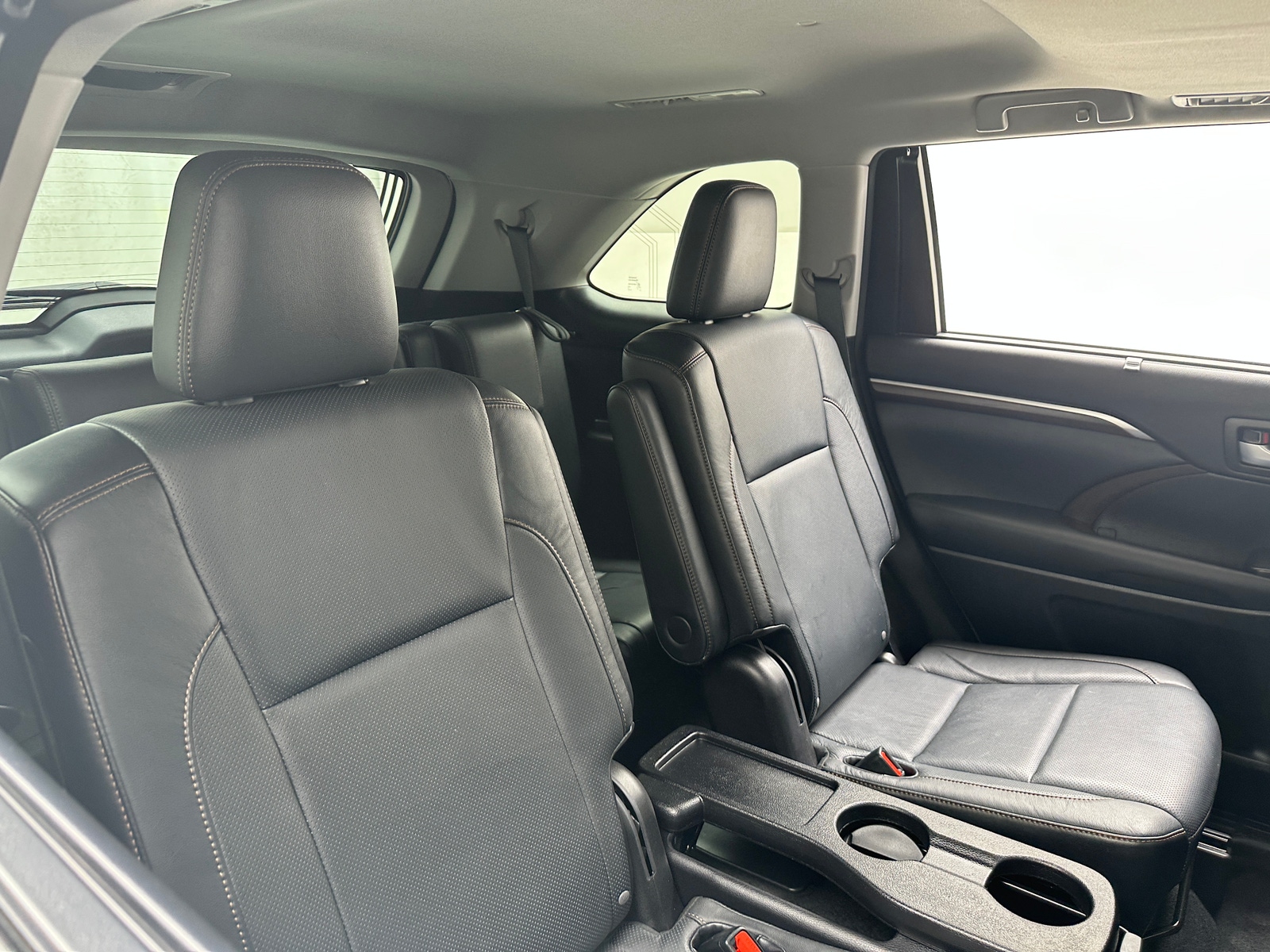 Thumbnail: 2014 Toyota Highlander - 5