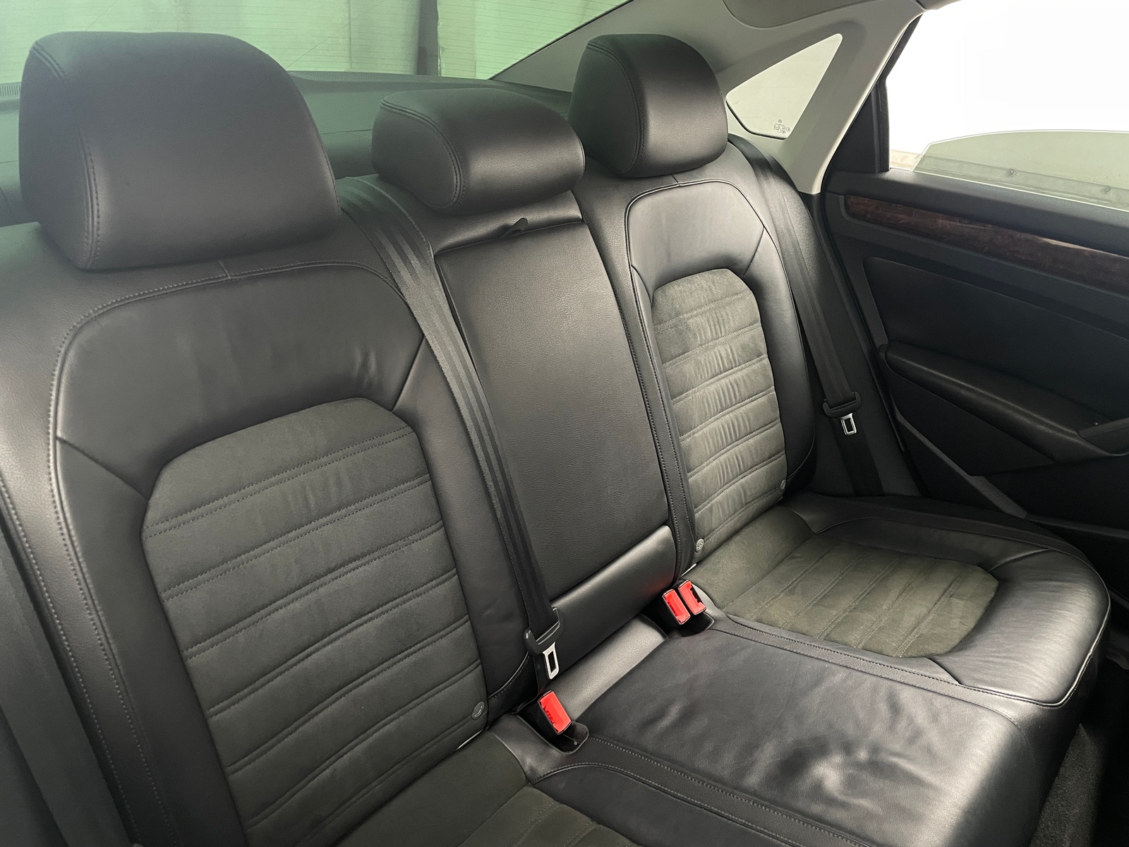 Thumbnail: 2013 Volkswagen Passat - 6