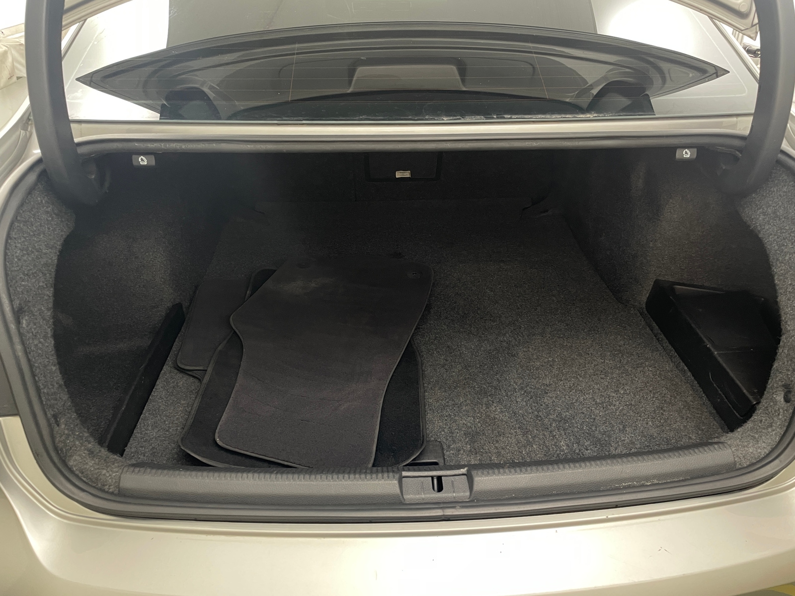 Thumbnail: 2013 Volkswagen Passat - 7