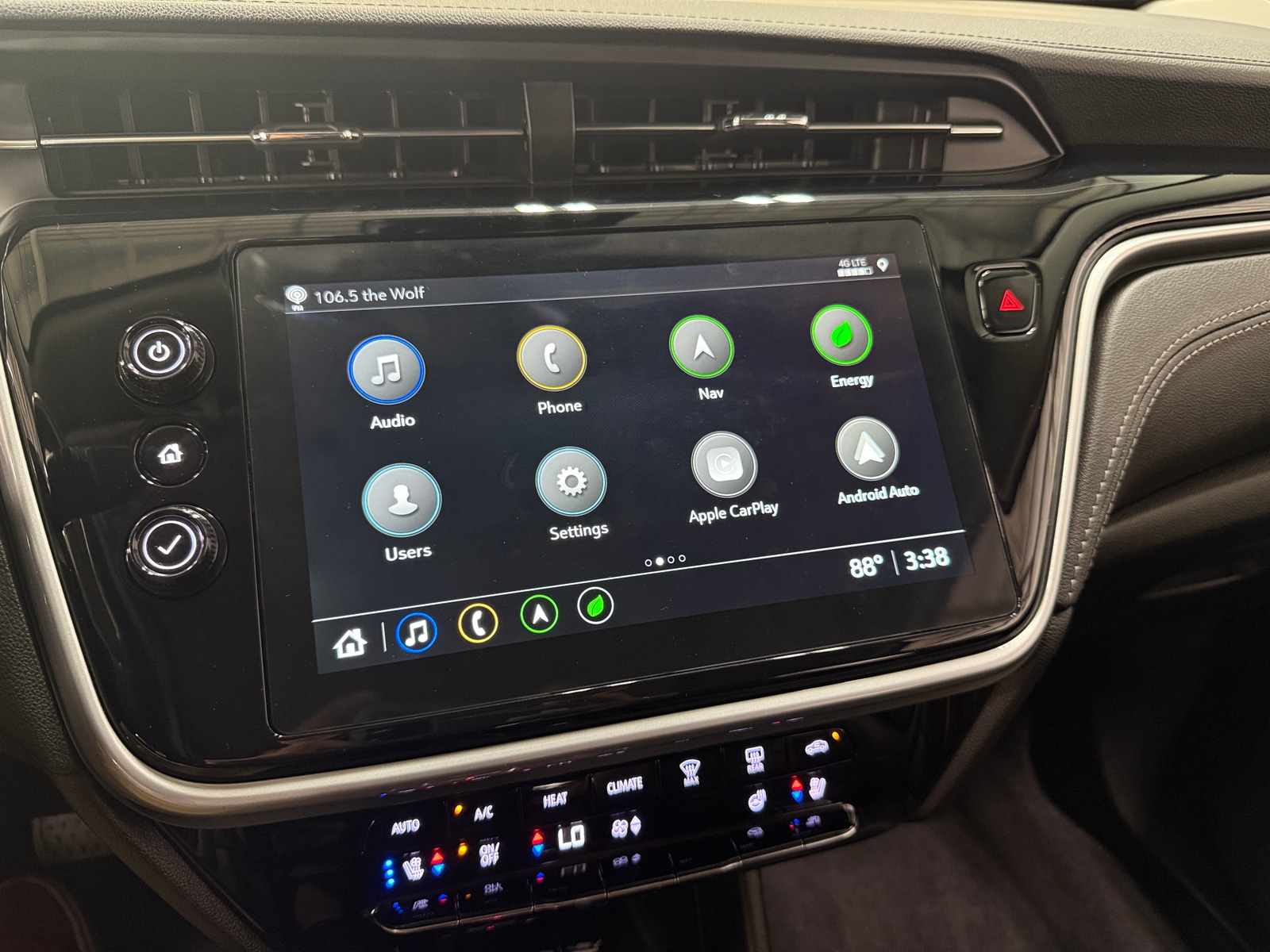 Thumbnail: 2023 Chevrolet Bolt EUV - 3
