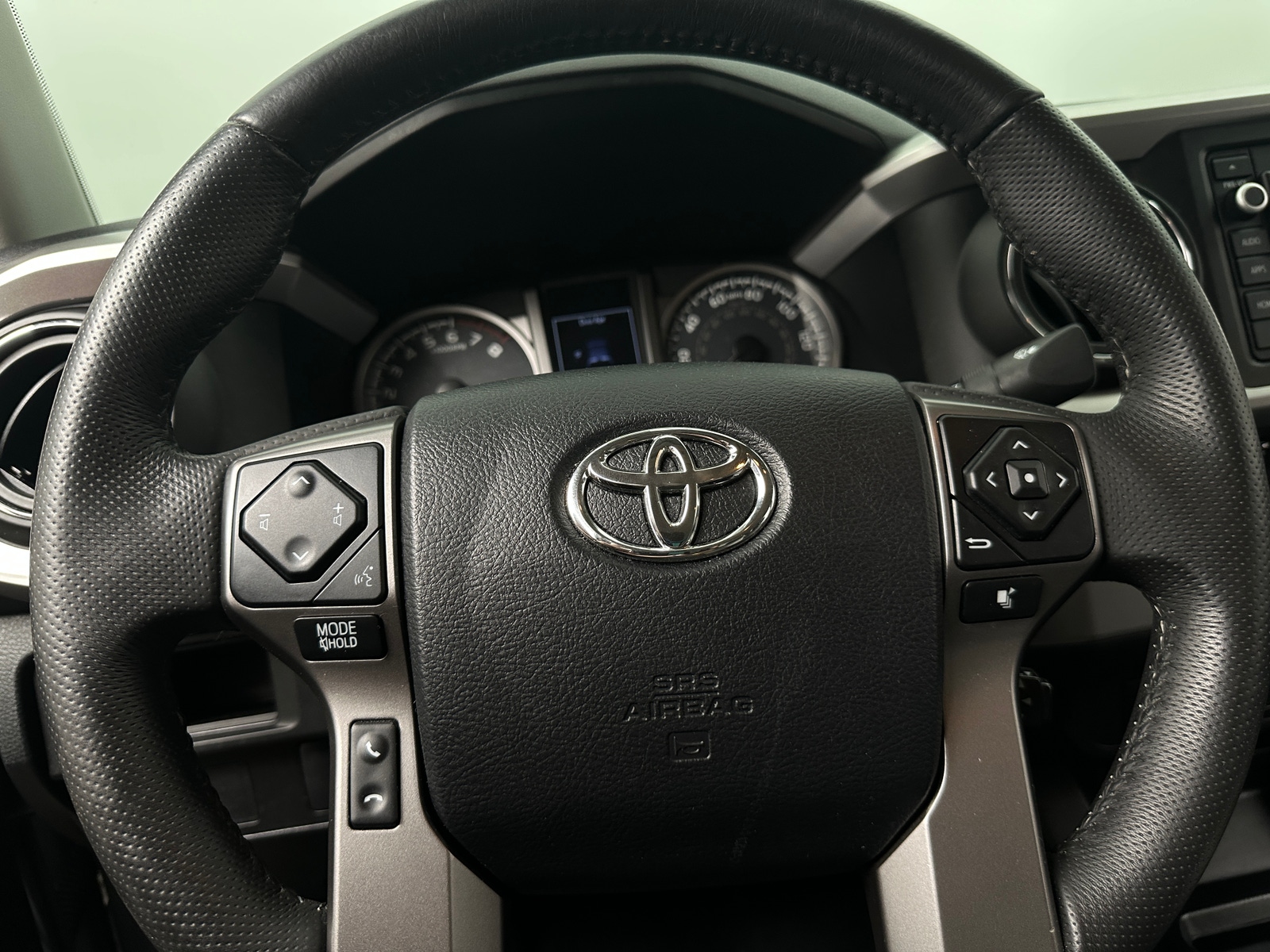 Thumbnail: 2016 Toyota Tacoma - 5