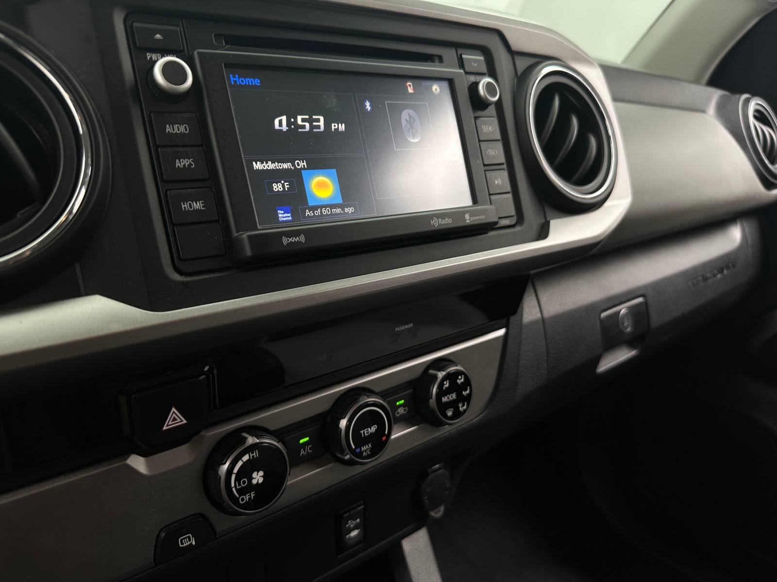 Thumbnail: 2016 Toyota Tacoma - 4