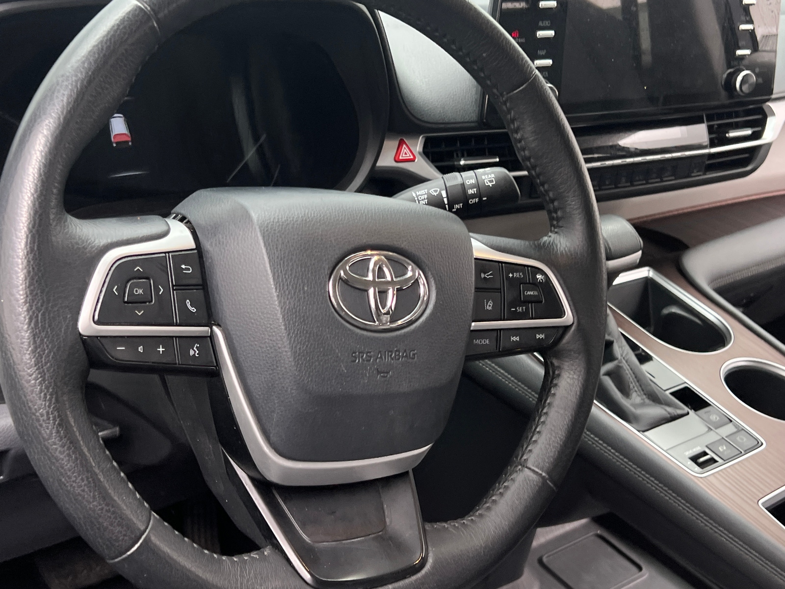 Thumbnail: 2021 Toyota Sienna - 4