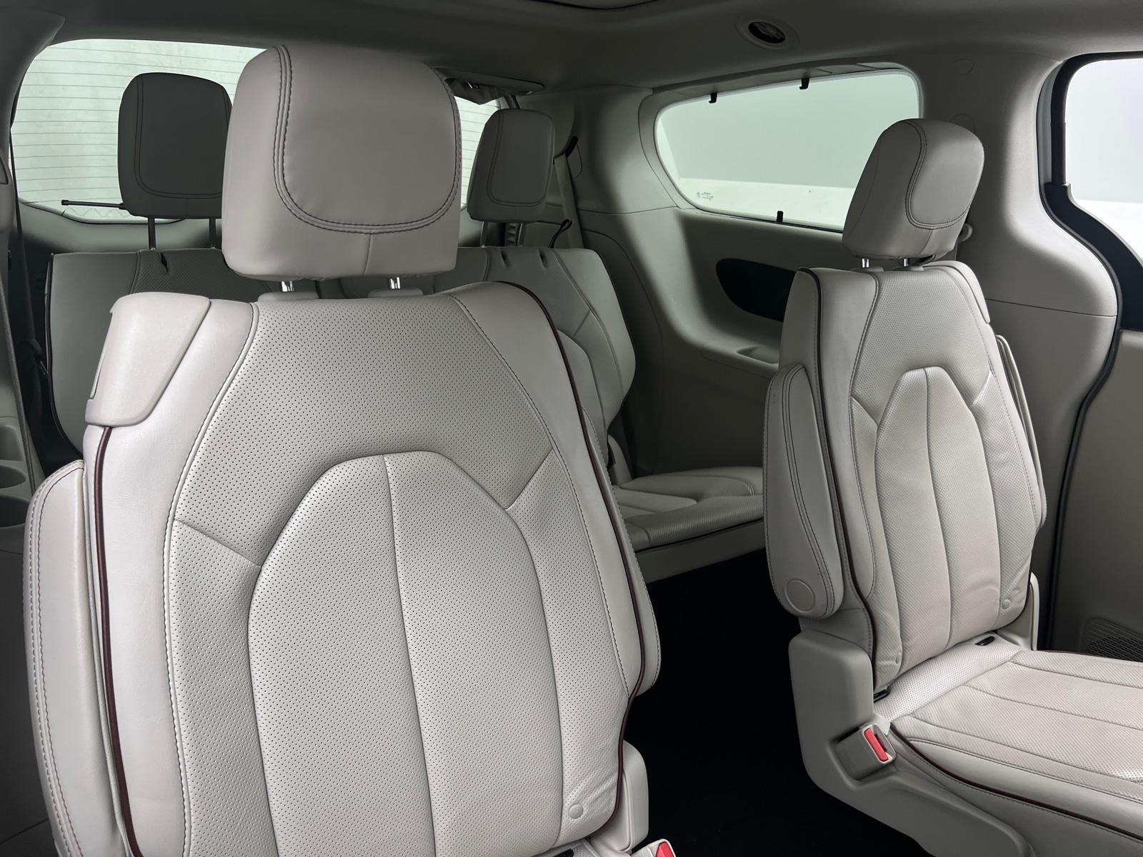Thumbnail: 2018 Chrysler Pacifica - 5