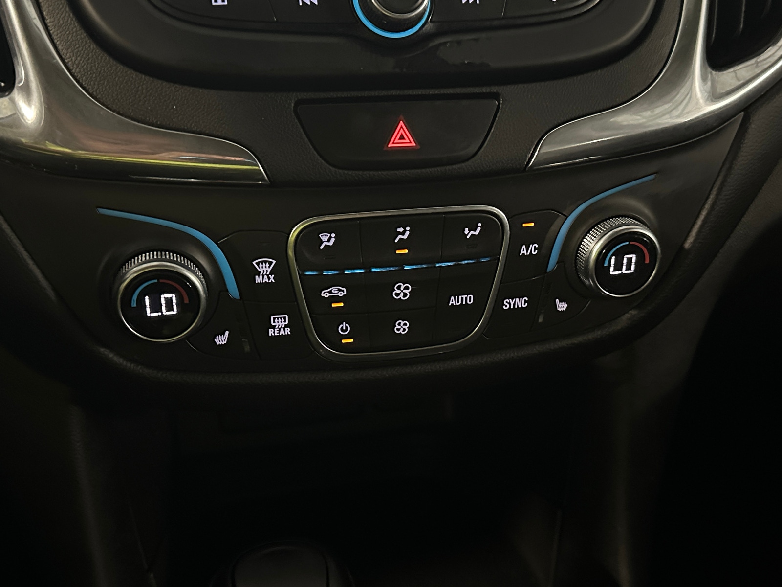 Thumbnail: 2019 Chevrolet Equinox - 4