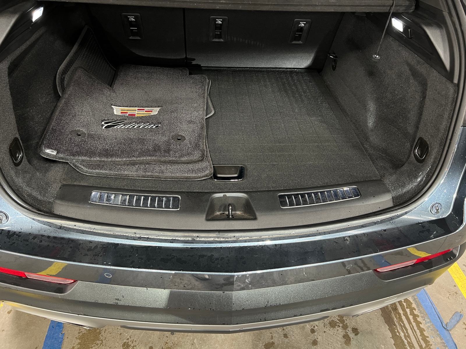 Thumbnail: 2020 Cadillac XT4 - 6